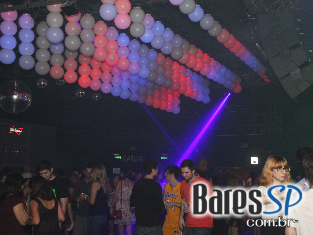 Projeto Fuck Rehab com DJs convidados agitaram a pista do Beco 203 Projeto Fuck Rehab com DJs convidados agitaram a pista do Beco 203