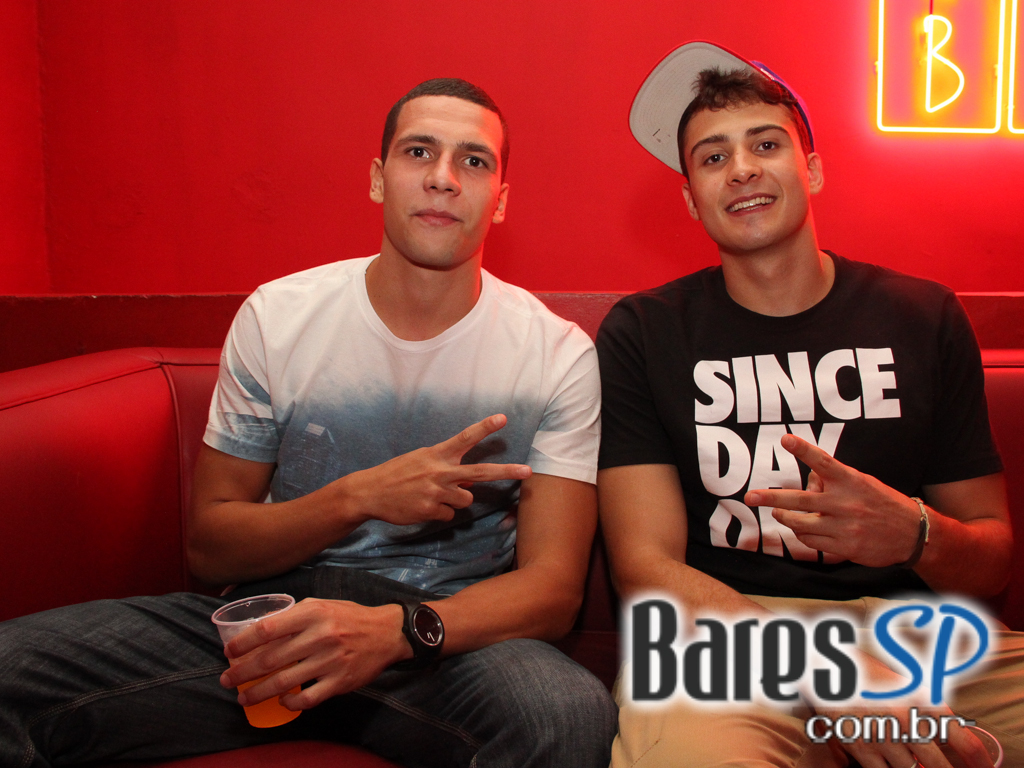 Projeto Fuck Rehab com DJs convidados agitaram a pista do Beco 203 Projeto Fuck Rehab com DJs convidados agitaram a pista do Beco 203