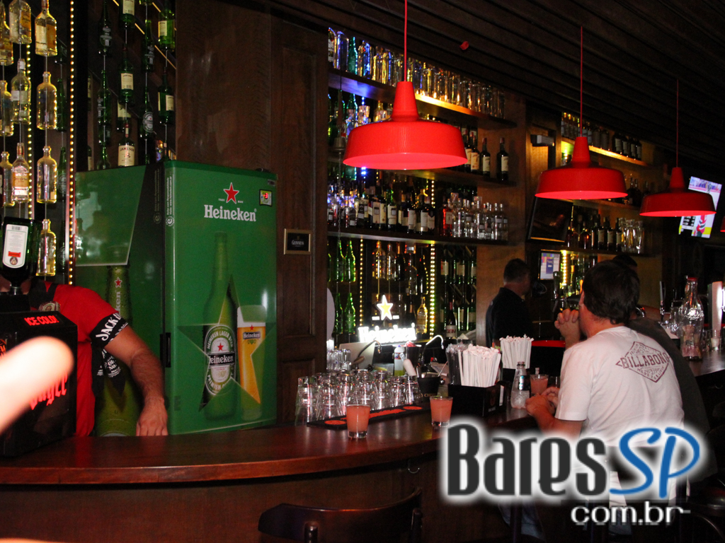 Banda Insônica embalou a noite de sexta-feira do St. George's Pub Banda Insônica embalou a noite de sexta-feira do St. George's Pub