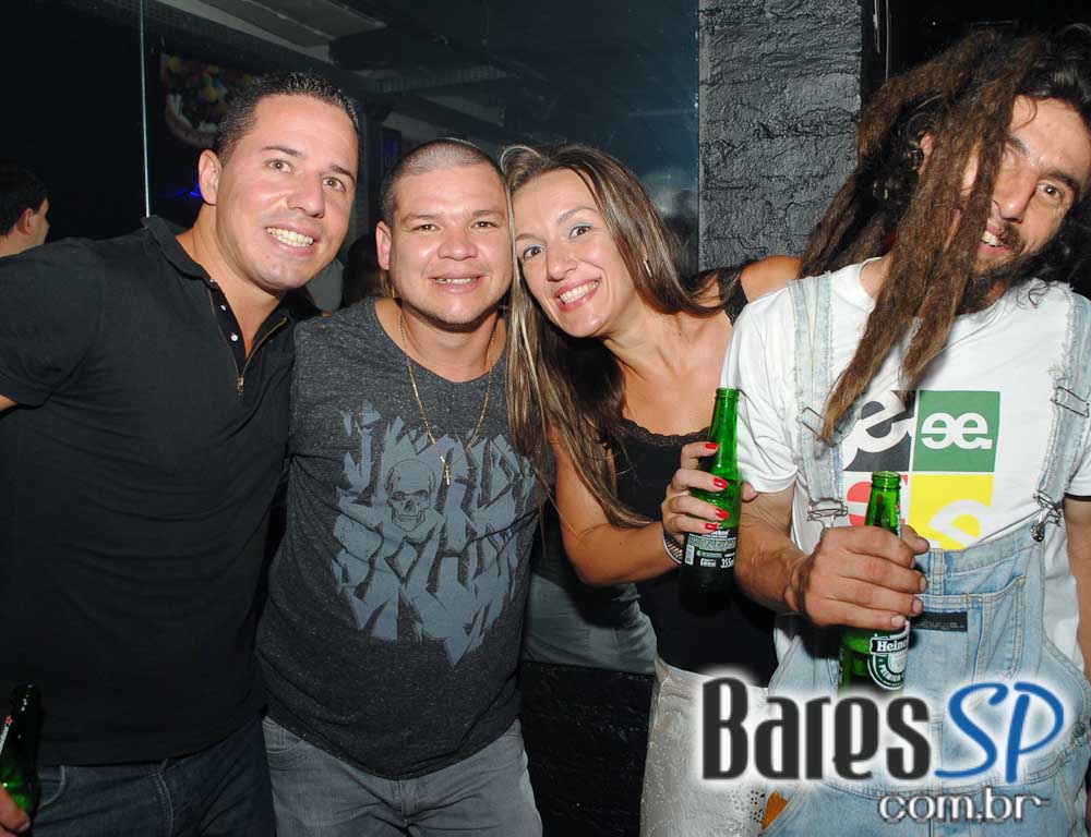 Sábado foi dia de Mega Festa Anos 80 que animou a noite da Autobahn Sábado foi dia de Mega Festa Anos 80 que animou a noite da Autobahn