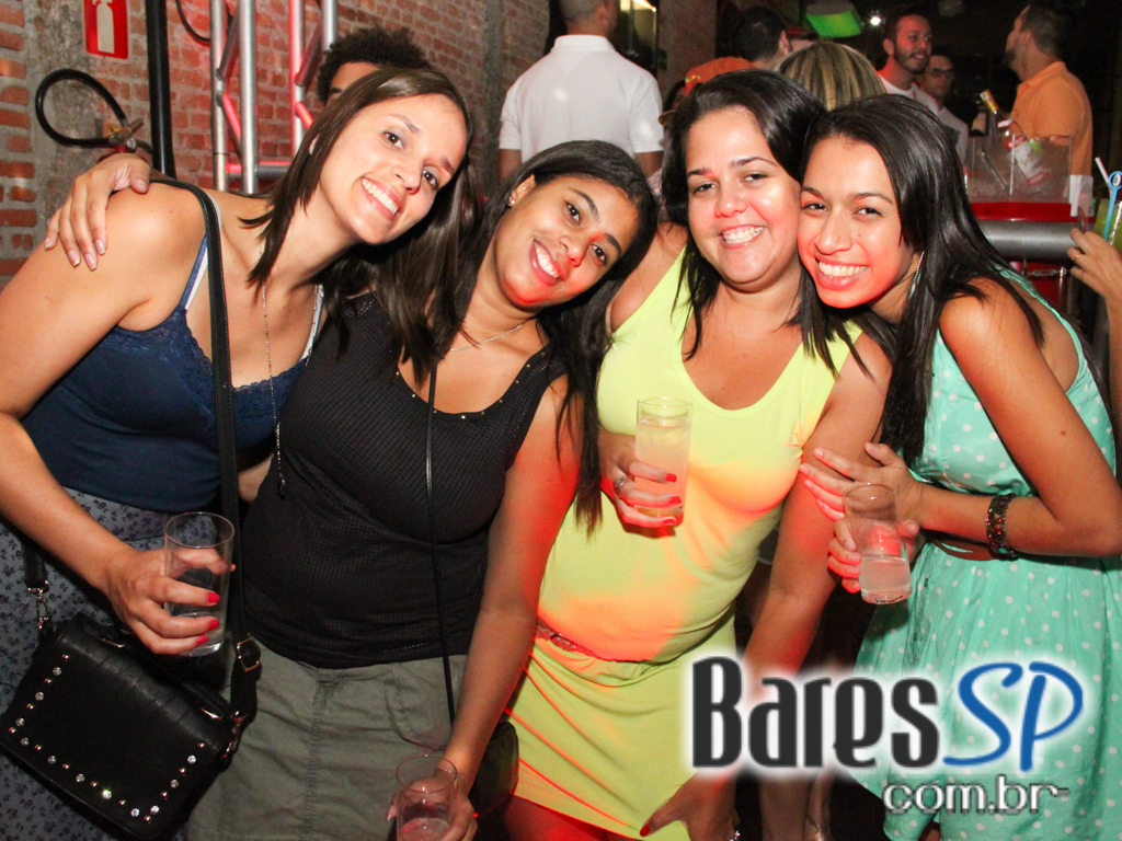 A Lanterna embalou a noite de sexta-feira ao som de sertanejo e pagode A Lanterna embalou a noite de sexta-feira ao som de sertanejo e pagode