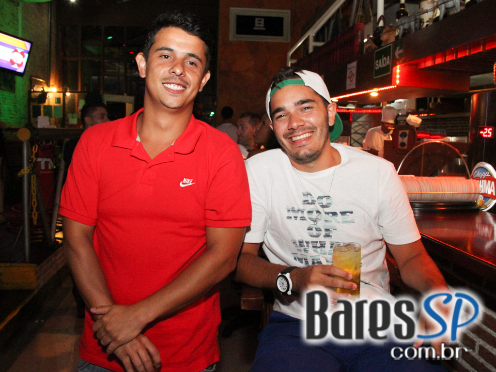 A Lanterna embalou a noite de sexta-feira ao som de sertanejo e pagode A Lanterna embalou a noite de sexta-feira ao som de sertanejo e pagode