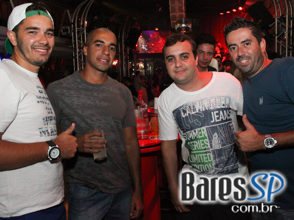 A Lanterna embalou a noite de sexta-feira ao som de sertanejo e pagode A Lanterna embalou a noite de sexta-feira ao som de sertanejo e pagode