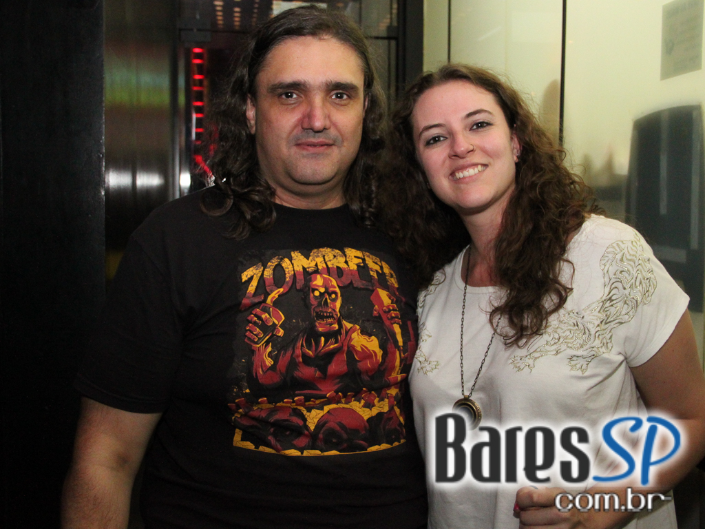 Banda Honra e outras bandas de rock no palco do Na Mata Café Banda Honra e outras bandas de rock no palco do Na Mata Café