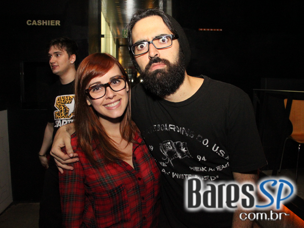 Banda Honra e outras bandas de rock no palco do Na Mata Café Banda Honra e outras bandas de rock no palco do Na Mata Café