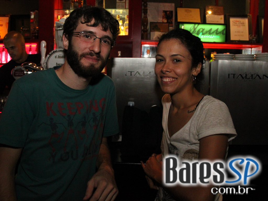 Banda Honra e outras bandas de rock no palco do Na Mata Café Banda Honra e outras bandas de rock no palco do Na Mata Café