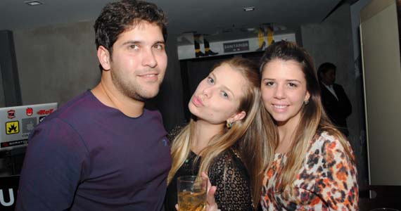 Projeto Seu Sábado com banda Sexto Grau agitou a noite do Public Bar e After Bar