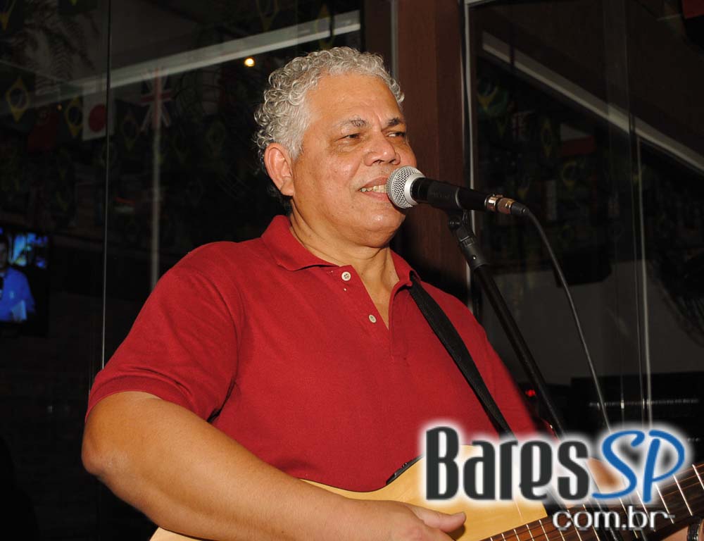 Quintal do Espeto Lapa recebeu o projeto Samba de Raíz com o grupo Samba do Babé no sábado