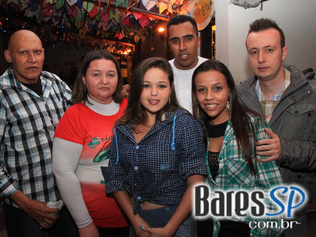 Canto da Ema recebeu os agitos do grupo Ó do Forró neste domingo Canto da Ema recebeu os agitos do grupo Ó do Forró neste domingo