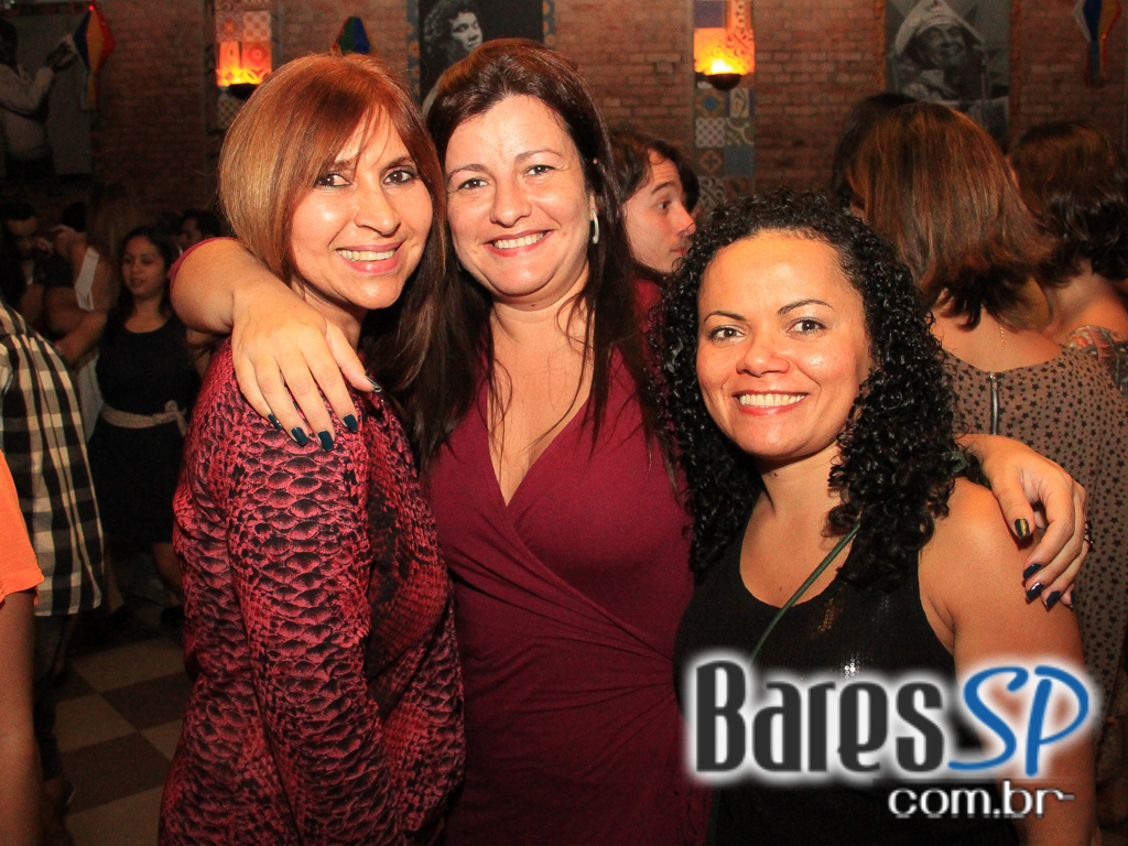 Canto da Ema recebeu os agitos do grupo Ó do Forró neste domingo Canto da Ema recebeu os agitos do grupo Ó do Forró neste domingo