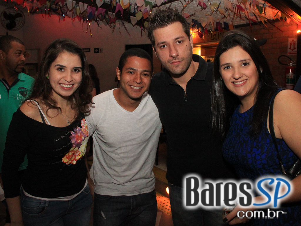 Canto da Ema recebeu os agitos do grupo Ó do Forró neste domingo Canto da Ema recebeu os agitos do grupo Ó do Forró neste domingo