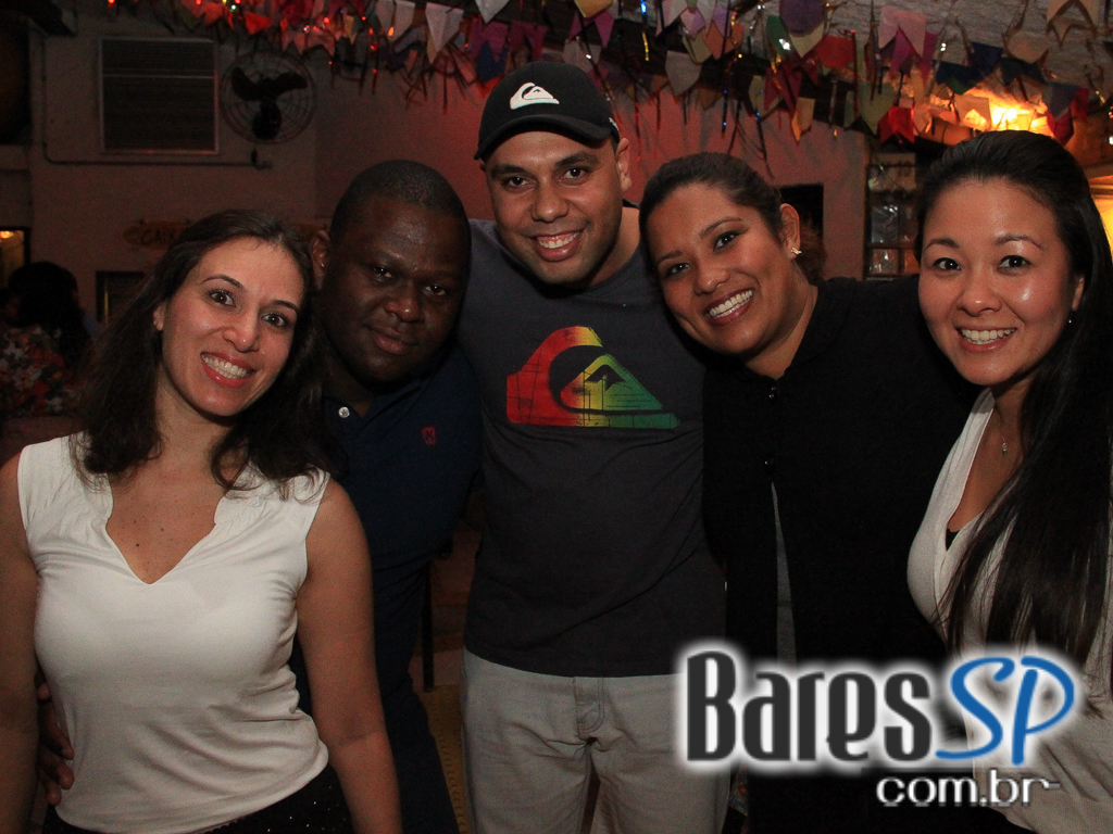 Canto da Ema recebeu os agitos do grupo Ó do Forró neste domingo Canto da Ema recebeu os agitos do grupo Ó do Forró neste domingo