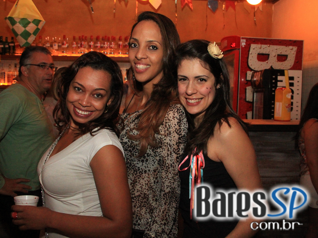 Canto da Ema recebeu os agitos do grupo Ó do Forró neste domingo Canto da Ema recebeu os agitos do grupo Ó do Forró neste domingo