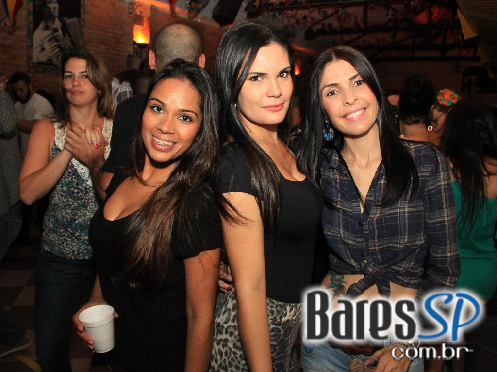 Canto da Ema recebeu os agitos do grupo Ó do Forró neste domingo Canto da Ema recebeu os agitos do grupo Ó do Forró neste domingo