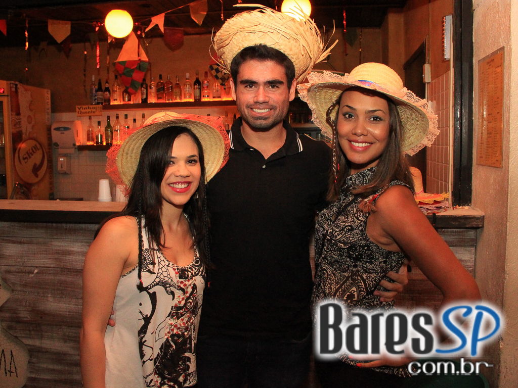 Canto da Ema recebeu os agitos do grupo Ó do Forró neste domingo Canto da Ema recebeu os agitos do grupo Ó do Forró neste domingo