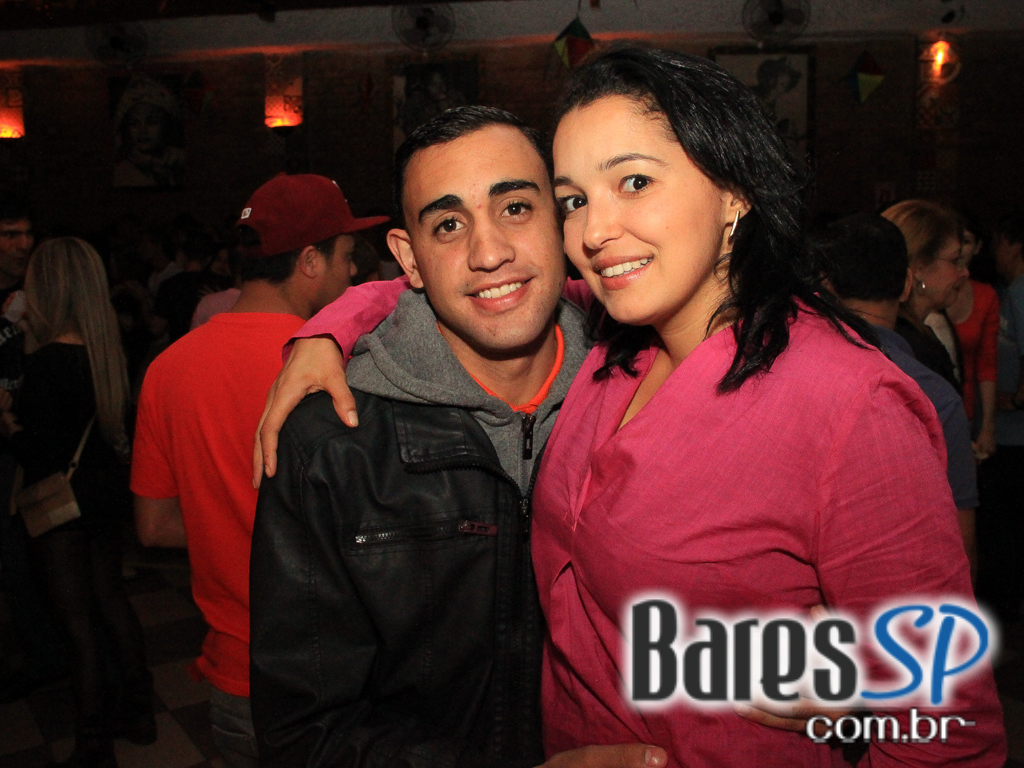 Canto da Ema recebeu os agitos do grupo Ó do Forró neste domingo Canto da Ema recebeu os agitos do grupo Ó do Forró neste domingo