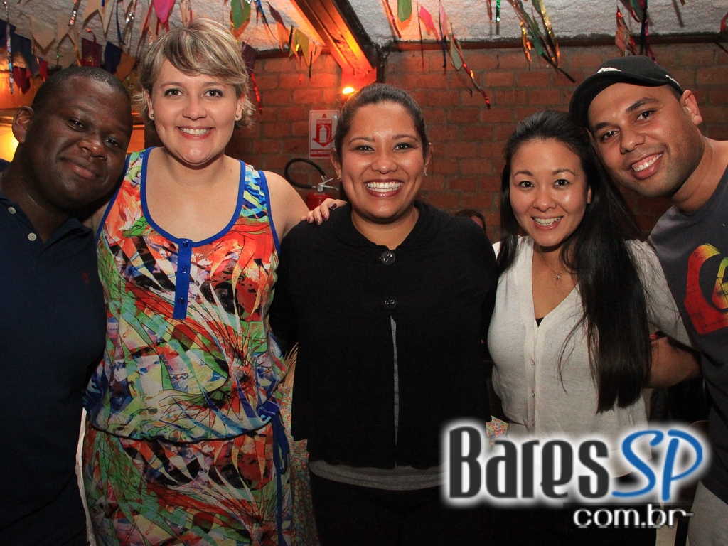 Canto da Ema recebeu os agitos do grupo Ó do Forró neste domingo Canto da Ema recebeu os agitos do grupo Ó do Forró neste domingo