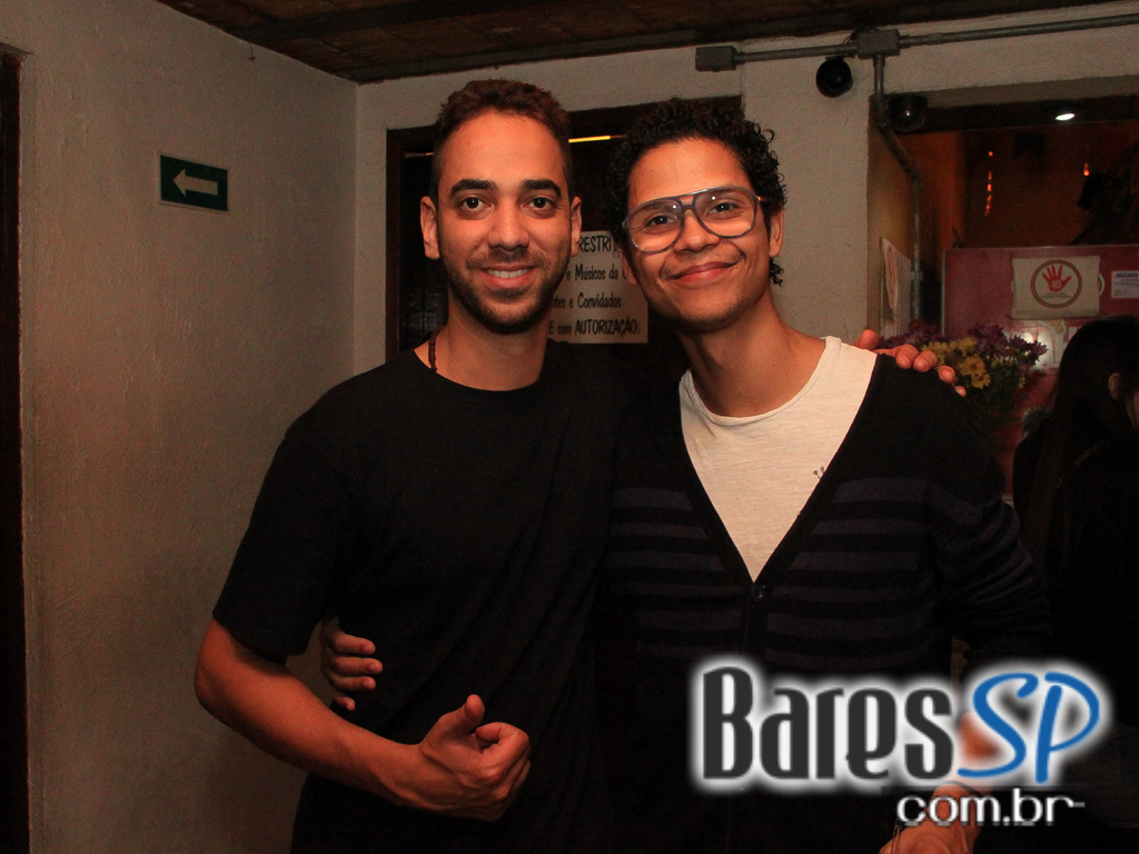 Canto da Ema recebeu os agitos do grupo Ó do Forró neste domingo Canto da Ema recebeu os agitos do grupo Ó do Forró neste domingo