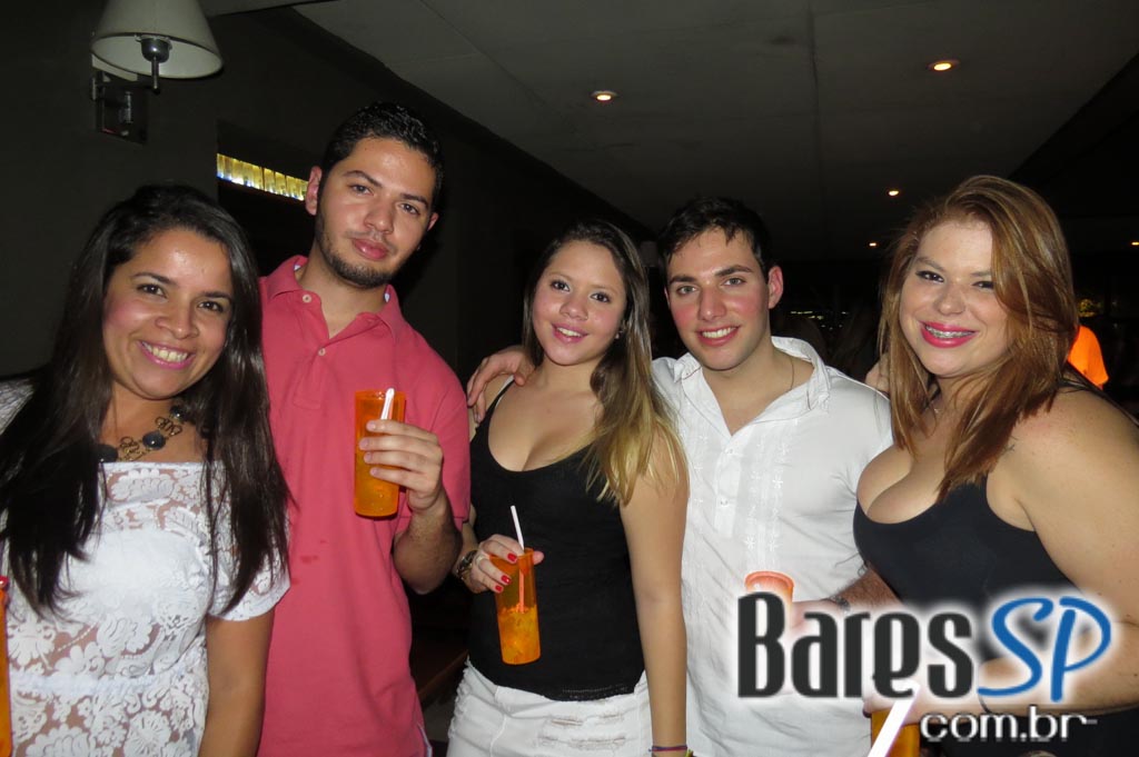 Noite Sertaneja no comando de convidados no Maevva Bar Noite Sertaneja no comando de convidados no Maevva Bar