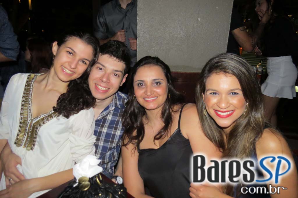 Noite Sertaneja no comando de convidados no Maevva Bar Noite Sertaneja no comando de convidados no Maevva Bar