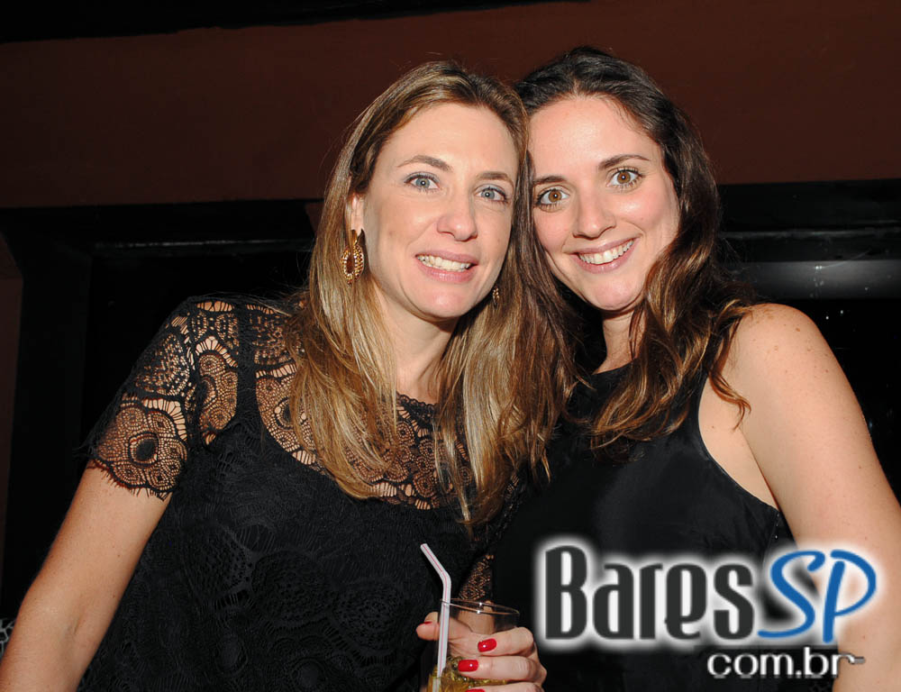 Kashimin e Faibe se apresentaram no palco do Piove no Itaim Bibi Kashimin e Faibe se apresentaram no palco do Piove no Itaim Bibi