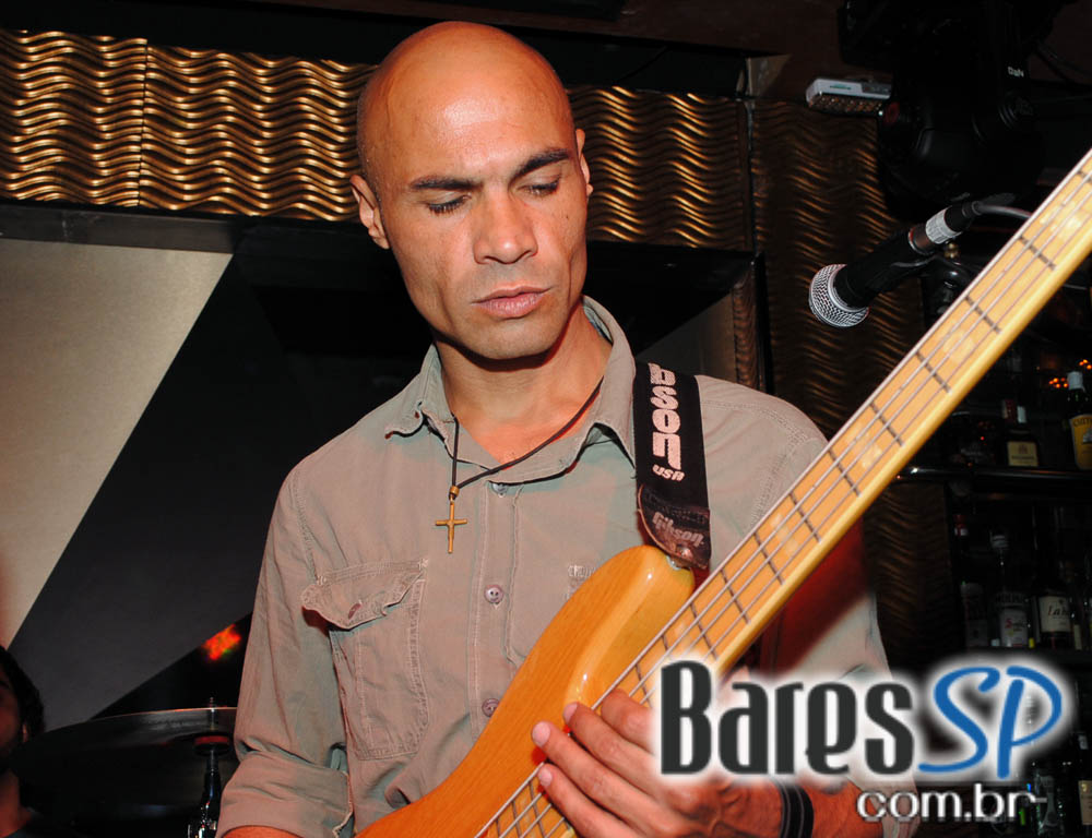 Kashimin e Faibe se apresentaram no palco do Piove no Itaim Bibi Kashimin e Faibe se apresentaram no palco do Piove no Itaim Bibi