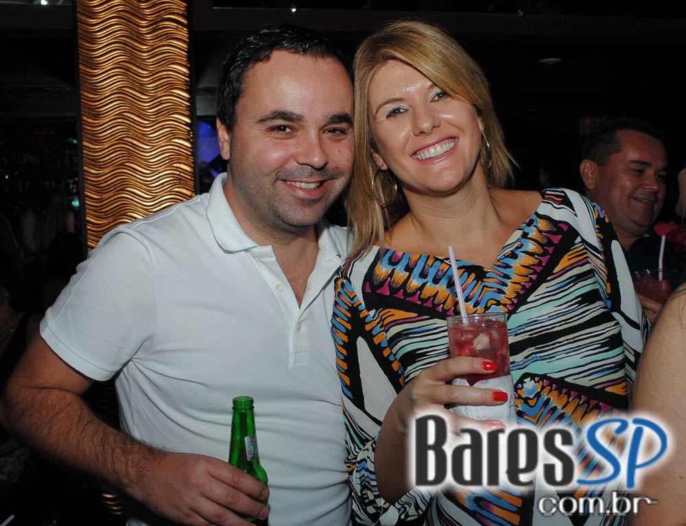 Kashimin e Faibe se apresentaram no palco do Piove no Itaim Bibi Kashimin e Faibe se apresentaram no palco do Piove no Itaim Bibi