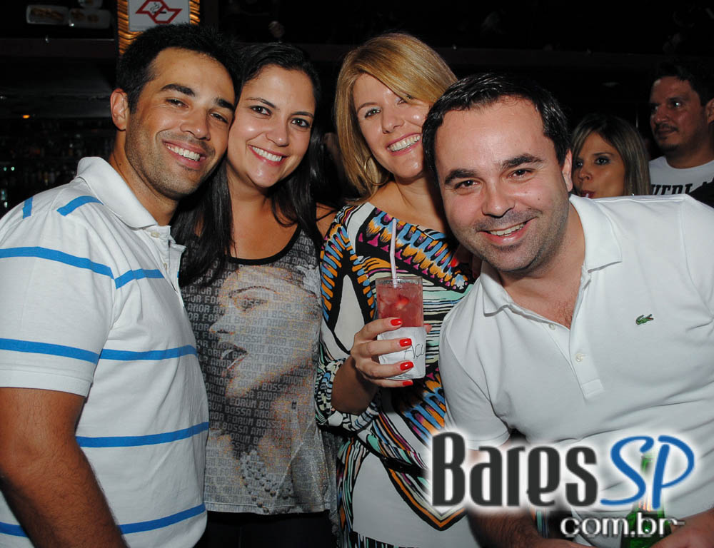 Kashimin e Faibe se apresentaram no palco do Piove no Itaim Bibi Kashimin e Faibe se apresentaram no palco do Piove no Itaim Bibi