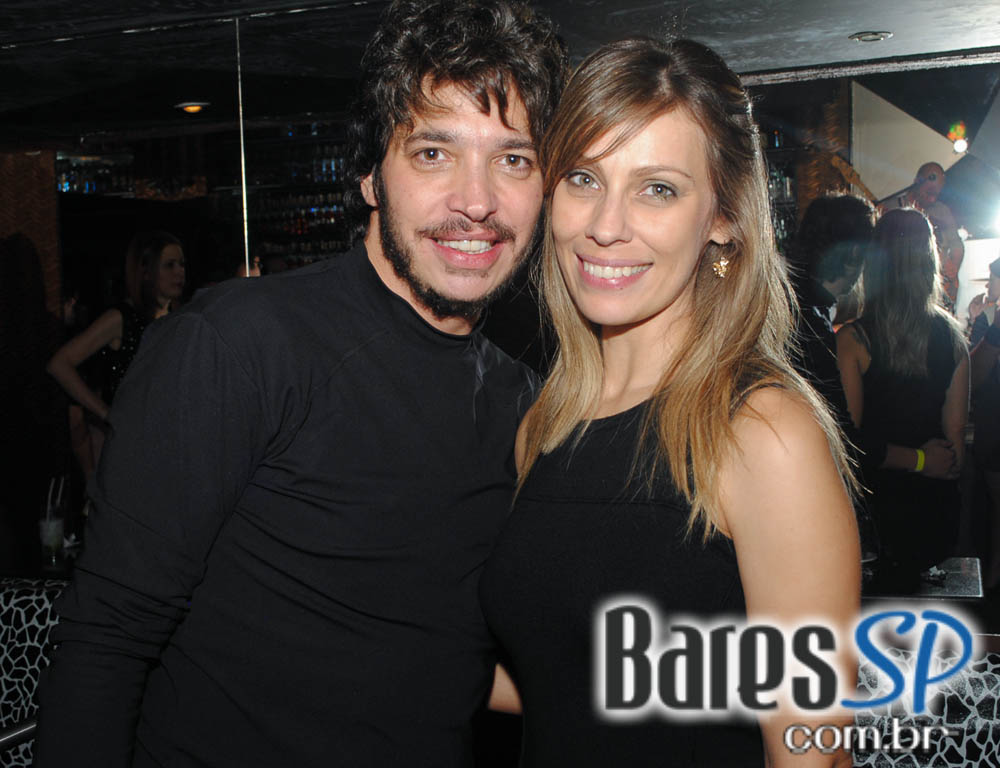 Kashimin e Faibe se apresentaram no palco do Piove no Itaim Bibi Kashimin e Faibe se apresentaram no palco do Piove no Itaim Bibi