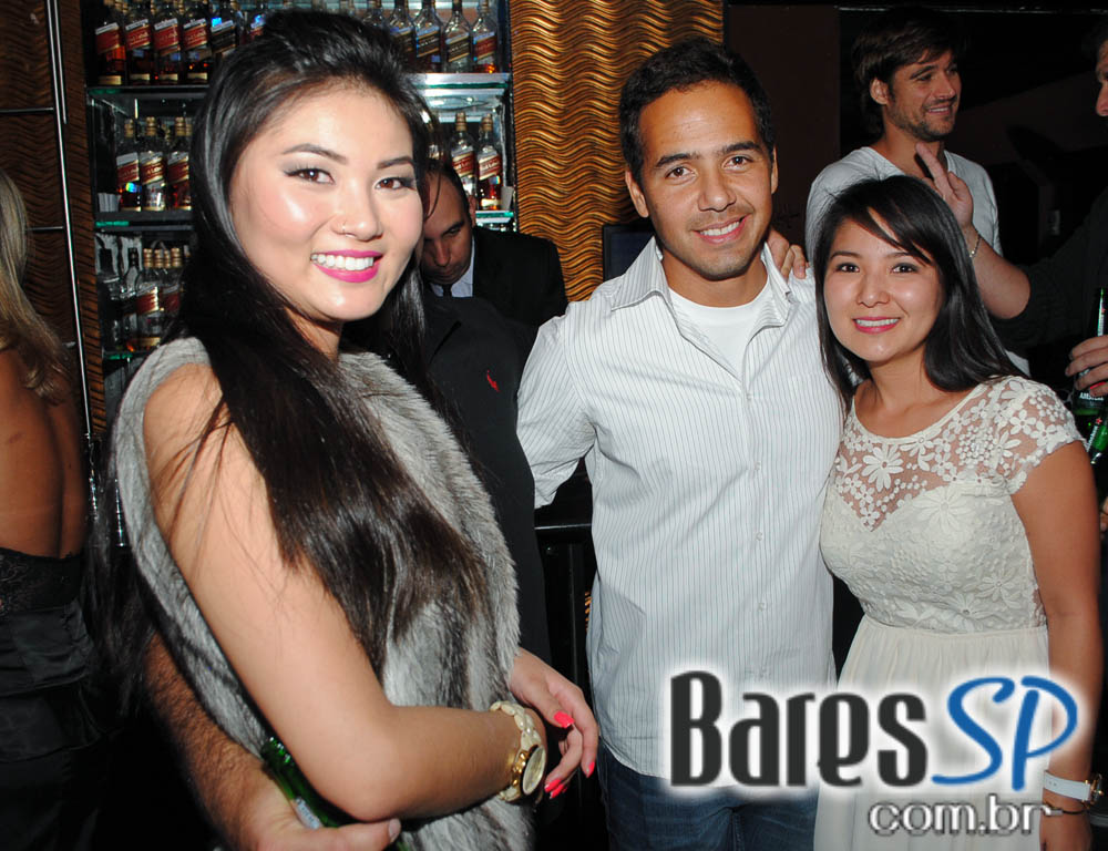 Kashimin e Faibe se apresentaram no palco do Piove no Itaim Bibi Kashimin e Faibe se apresentaram no palco do Piove no Itaim Bibi