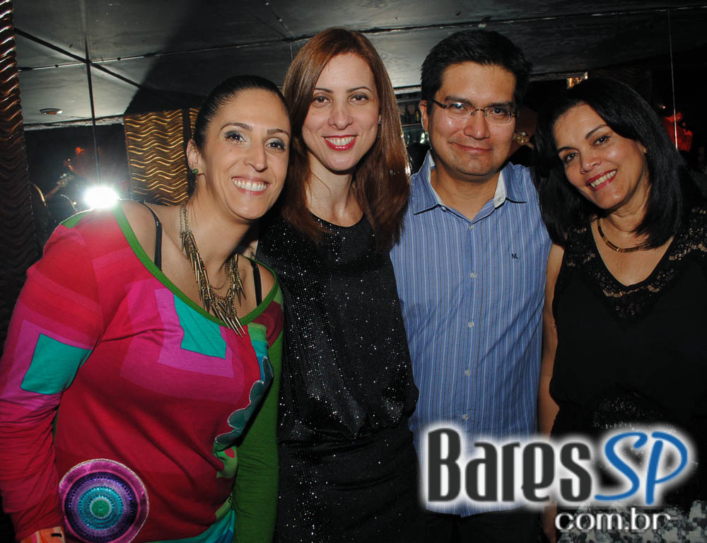 Kashimin e Faibe se apresentaram no palco do Piove no Itaim Bibi Kashimin e Faibe se apresentaram no palco do Piove no Itaim Bibi