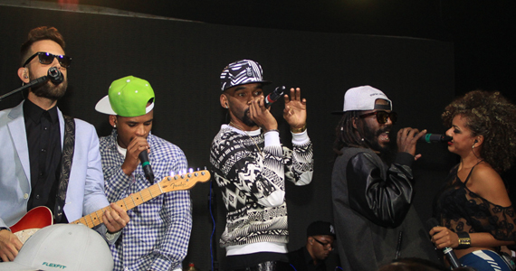 Melanina Carioca comandou a noite de quinta-feira com seus sucessos na Outlaws