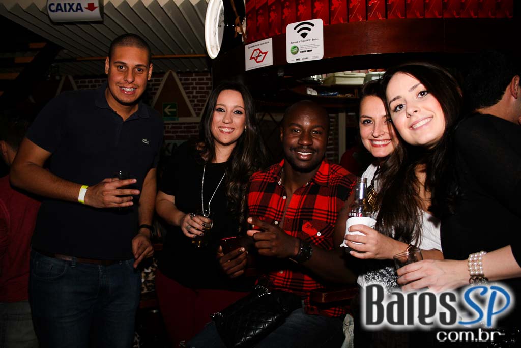 Aniversário de 21 anos da A Lanterna com show do grupo Melanina Carioca Aniversário de 21 anos da A Lanterna com show do grupo Melanina Carioca