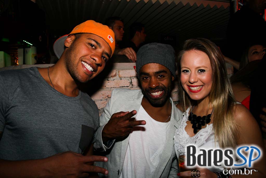 Aniversário de 21 anos da A Lanterna com show do grupo Melanina Carioca Aniversário de 21 anos da A Lanterna com show do grupo Melanina Carioca