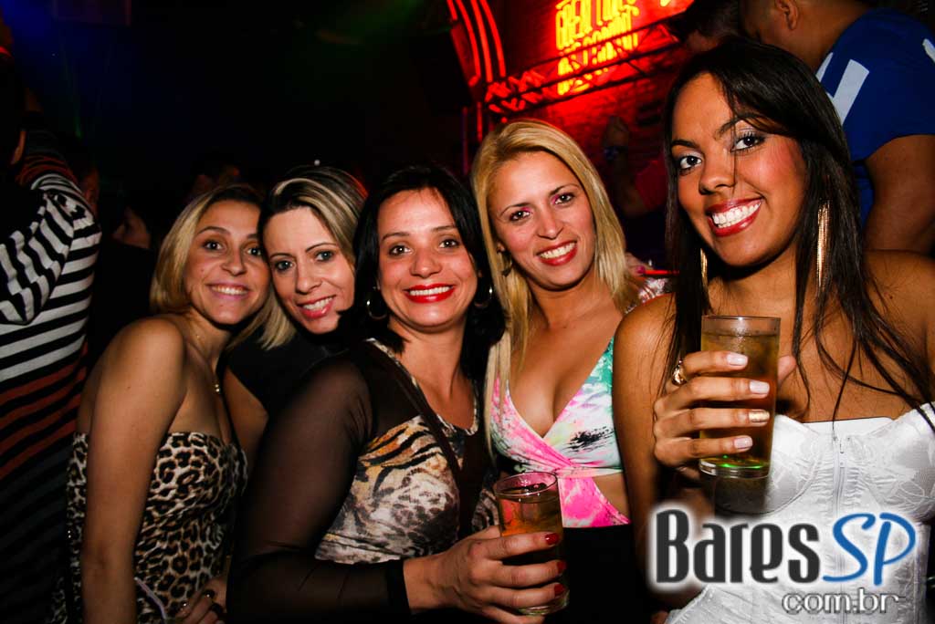 Aniversário de 21 anos da A Lanterna com show do grupo Melanina Carioca Aniversário de 21 anos da A Lanterna com show do grupo Melanina Carioca