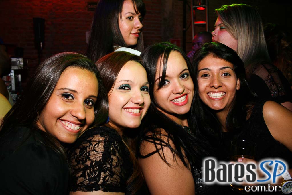 Aniversário de 21 anos da A Lanterna com show do grupo Melanina Carioca Aniversário de 21 anos da A Lanterna com show do grupo Melanina Carioca