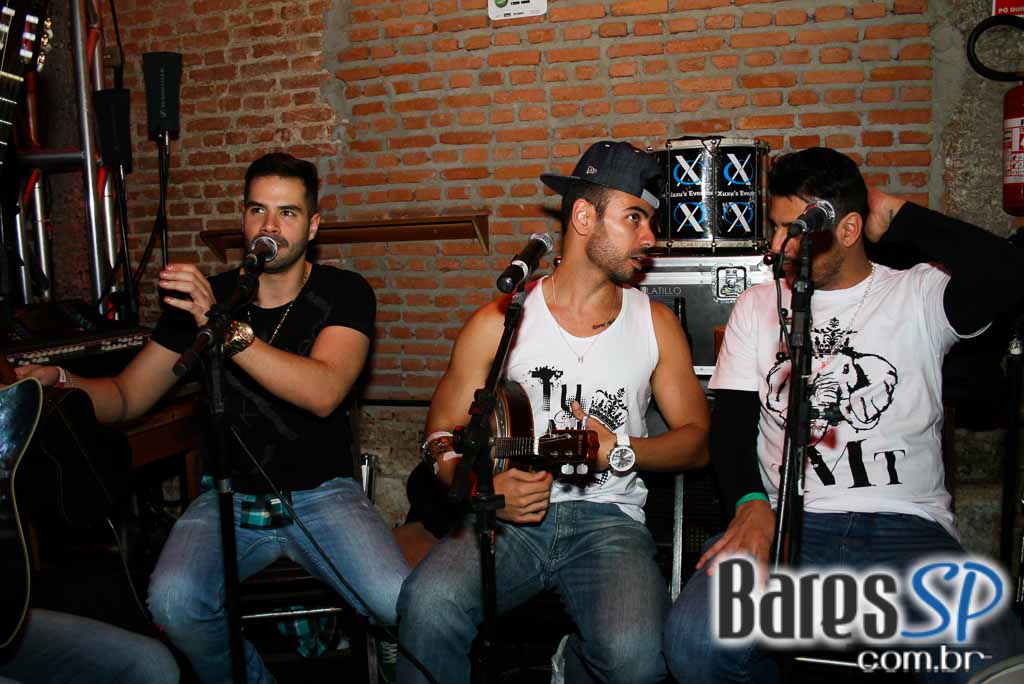 Aniversário de 21 anos da A Lanterna com show do grupo Melanina Carioca Aniversário de 21 anos da A Lanterna com show do grupo Melanina Carioca