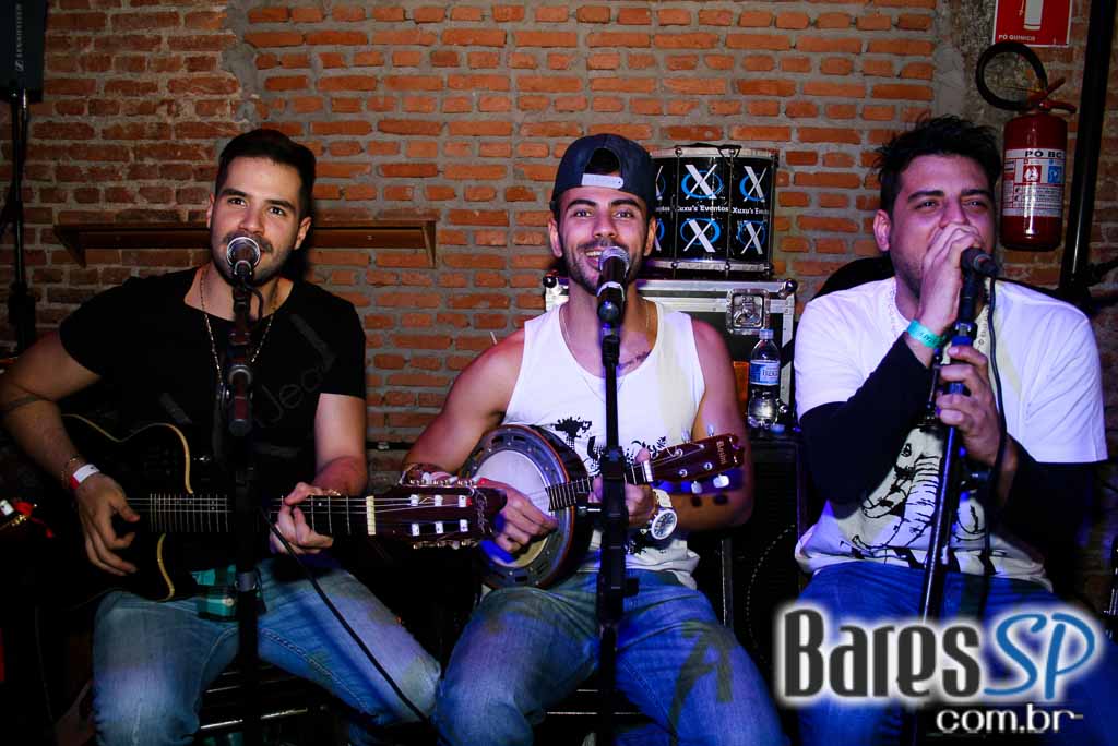 Aniversário de 21 anos da A Lanterna com show do grupo Melanina Carioca Aniversário de 21 anos da A Lanterna com show do grupo Melanina Carioca