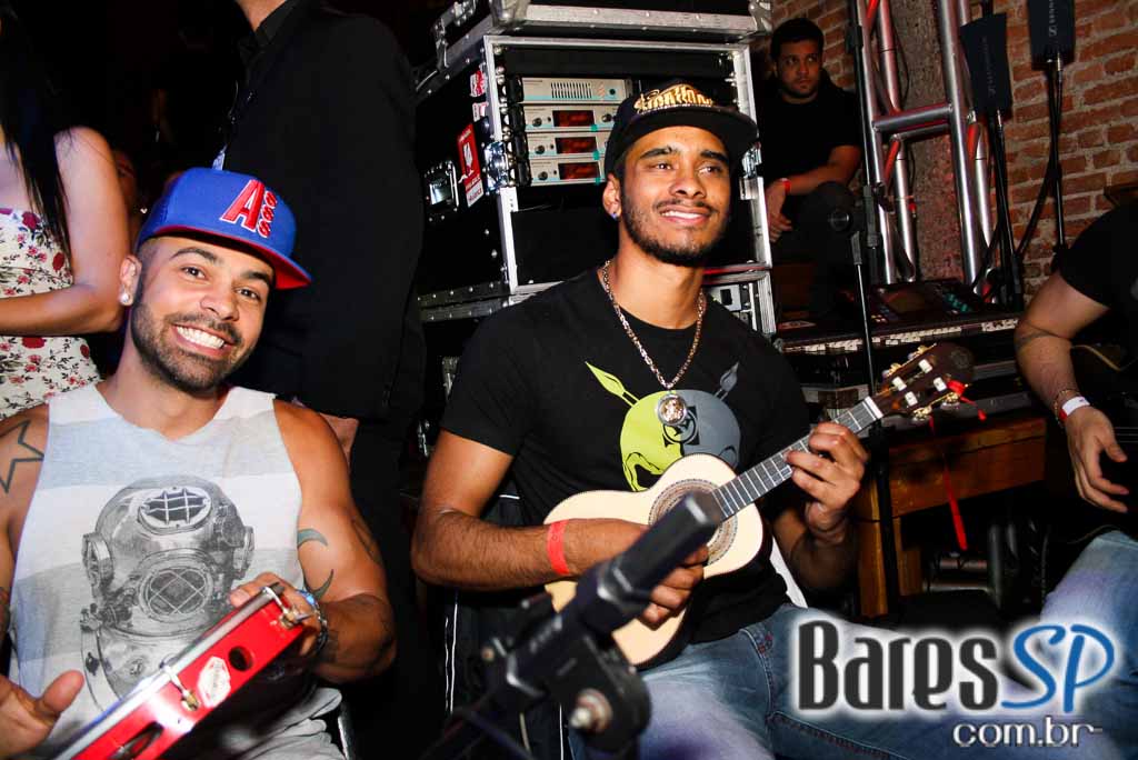 Aniversário de 21 anos da A Lanterna com show do grupo Melanina Carioca Aniversário de 21 anos da A Lanterna com show do grupo Melanina Carioca