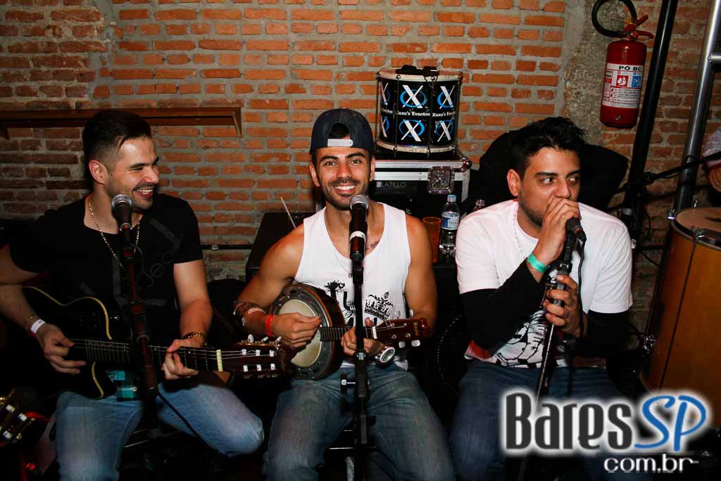 Aniversário de 21 anos da A Lanterna com show do grupo Melanina Carioca Aniversário de 21 anos da A Lanterna com show do grupo Melanina Carioca