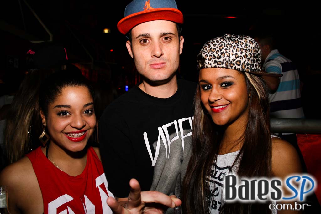 Aniversário de 21 anos da A Lanterna com show do grupo Melanina Carioca Aniversário de 21 anos da A Lanterna com show do grupo Melanina Carioca