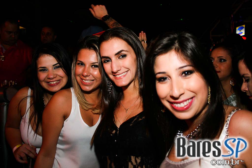 Aniversário de 21 anos da A Lanterna com show do grupo Melanina Carioca Aniversário de 21 anos da A Lanterna com show do grupo Melanina Carioca