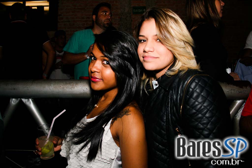 Aniversário de 21 anos da A Lanterna com show do grupo Melanina Carioca Aniversário de 21 anos da A Lanterna com show do grupo Melanina Carioca