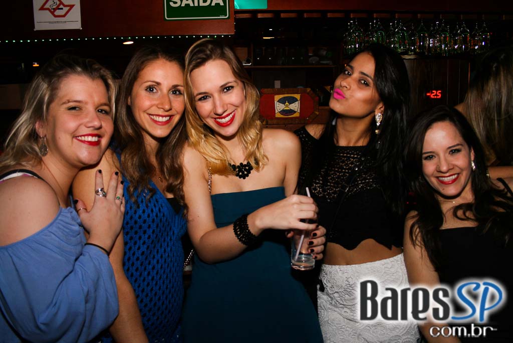 Aniversário de 21 anos da A Lanterna com show do grupo Melanina Carioca Aniversário de 21 anos da A Lanterna com show do grupo Melanina Carioca