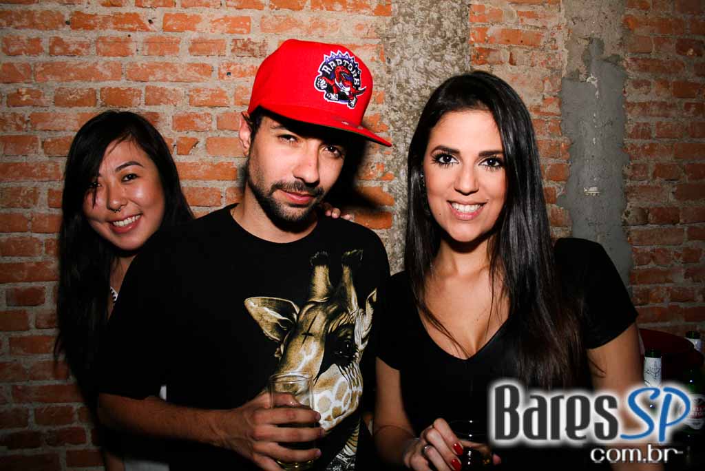 Aniversário de 21 anos da A Lanterna com show do grupo Melanina Carioca Aniversário de 21 anos da A Lanterna com show do grupo Melanina Carioca