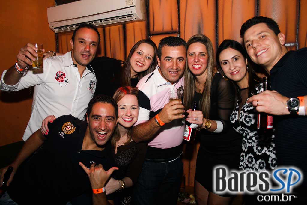 Aniversário de 21 anos da A Lanterna com show do grupo Melanina Carioca Aniversário de 21 anos da A Lanterna com show do grupo Melanina Carioca