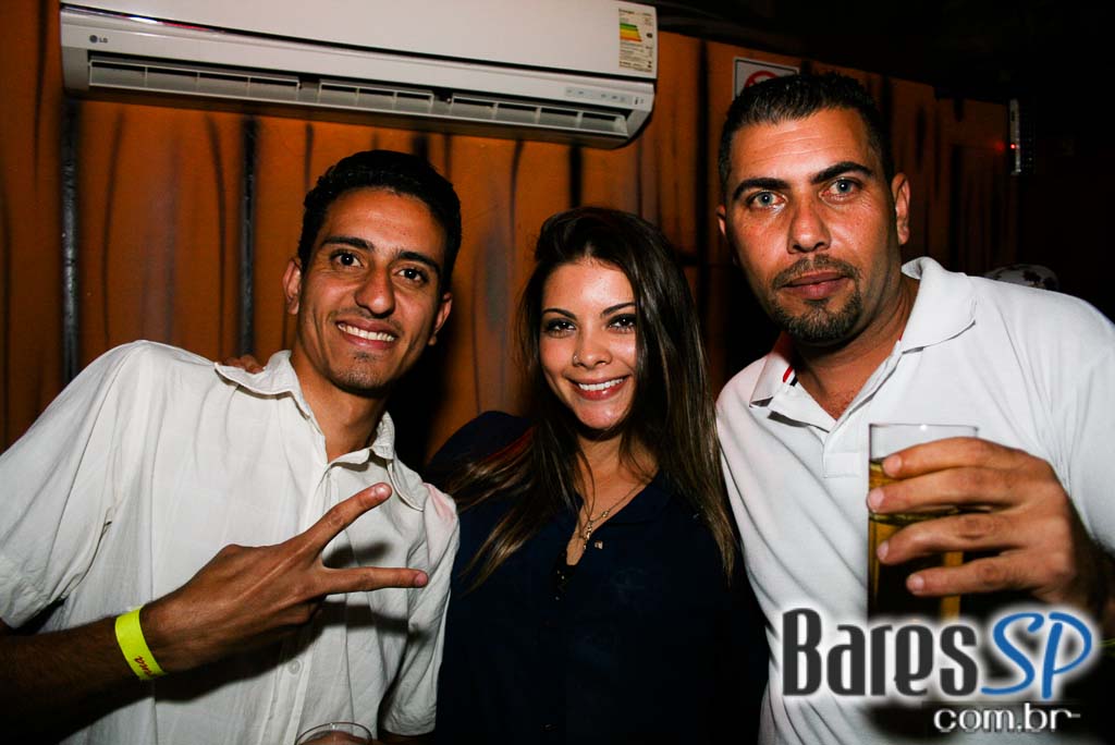 Aniversário de 21 anos da A Lanterna com show do grupo Melanina Carioca Aniversário de 21 anos da A Lanterna com show do grupo Melanina Carioca