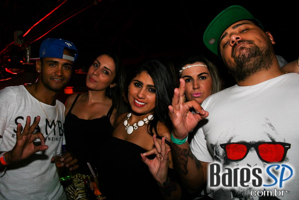 Aniversário de 21 anos da A Lanterna com show do grupo Melanina Carioca Aniversário de 21 anos da A Lanterna com show do grupo Melanina Carioca