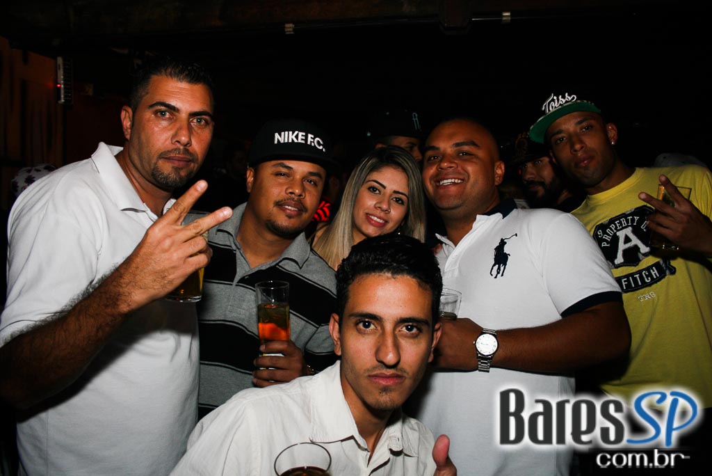 Aniversário de 21 anos da A Lanterna com show do grupo Melanina Carioca Aniversário de 21 anos da A Lanterna com show do grupo Melanina Carioca