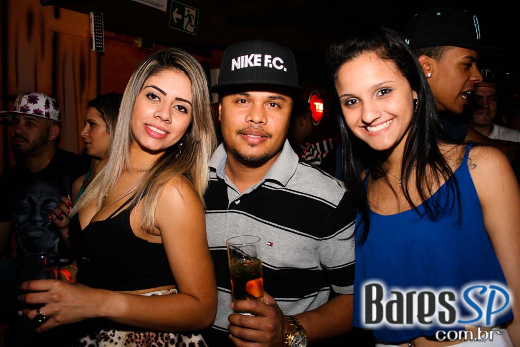 Aniversário de 21 anos da A Lanterna com show do grupo Melanina Carioca Aniversário de 21 anos da A Lanterna com show do grupo Melanina Carioca